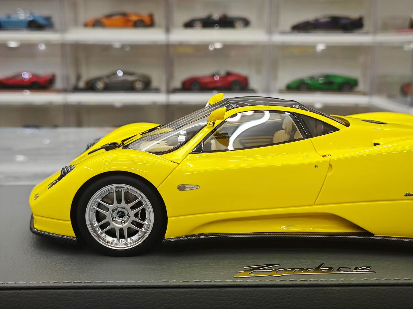 BBR 1/18 Pagani Zonda C12