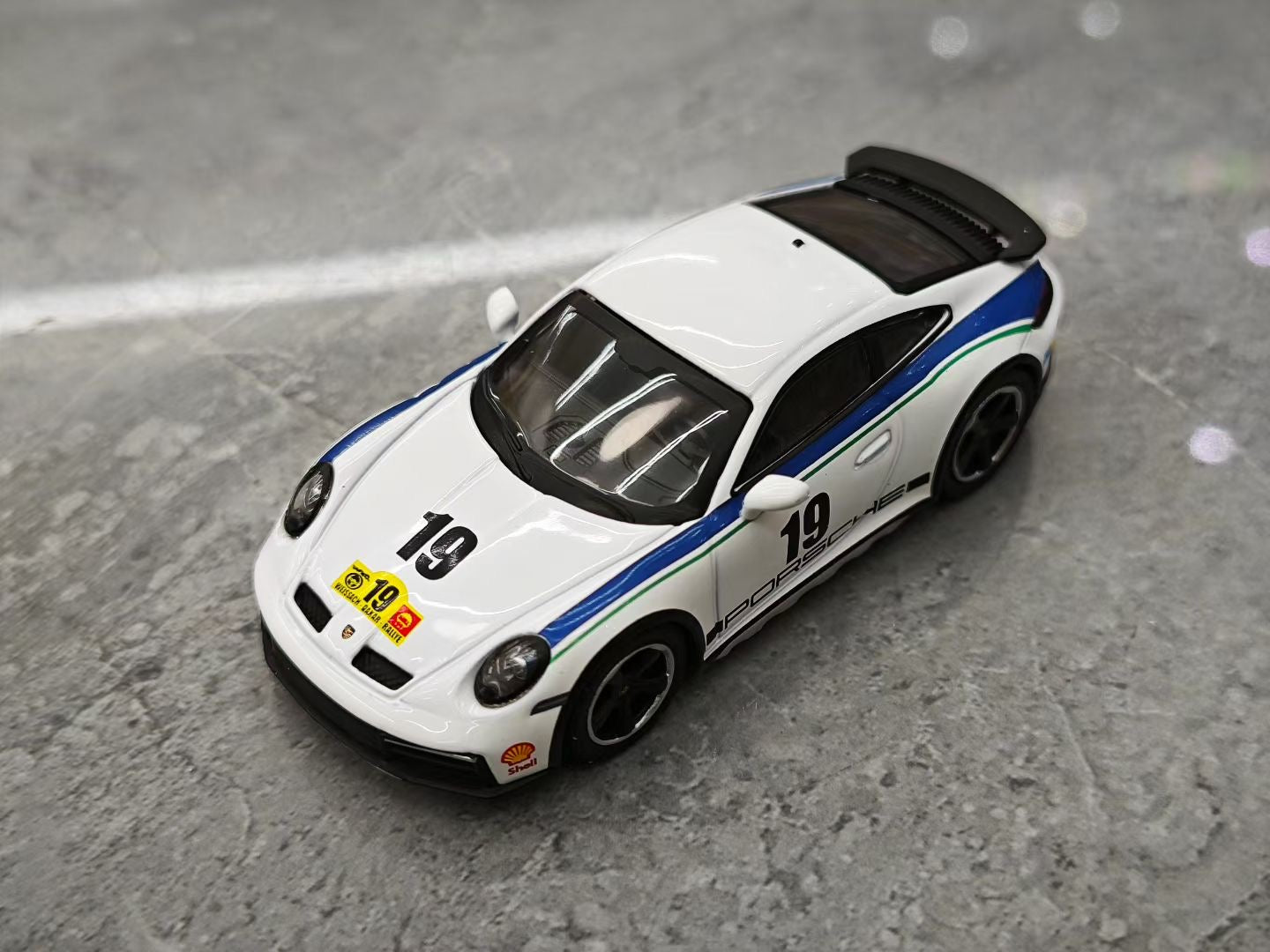 MINI GT 1/64 Porsche 911 Dakar Alloy