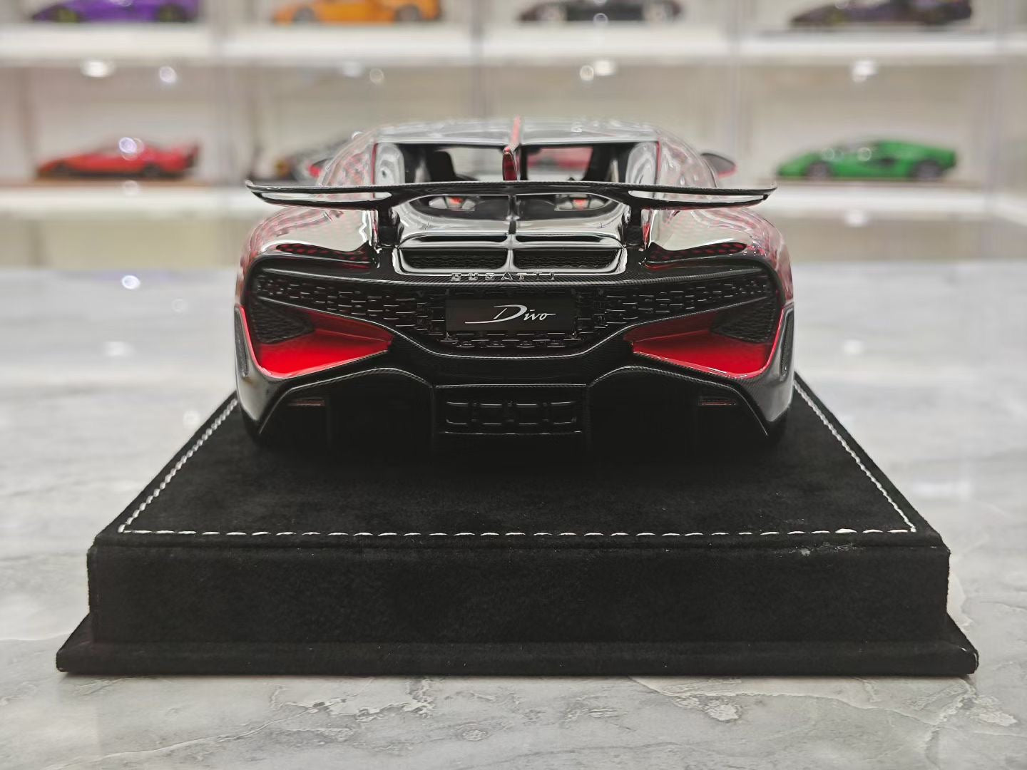 HH Model 1/18 Bugatti Divo Supercar