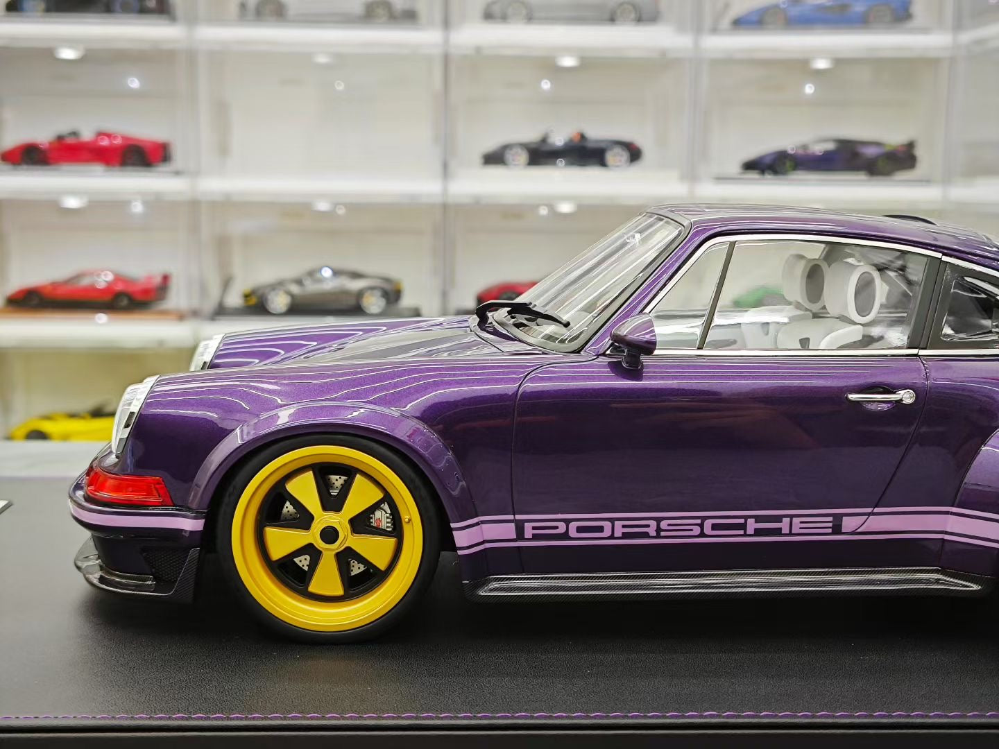 IVY 1/12 Porsche 911 Singer DLS