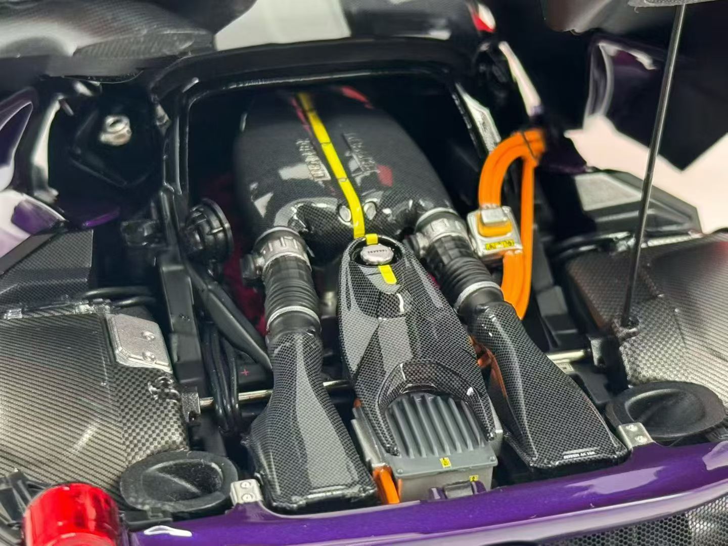 BBR Alloy Car Pre-sale 1/18 Ferrari "LaFerrari" Alloy LaFerrari Full Edition Purple Dubai