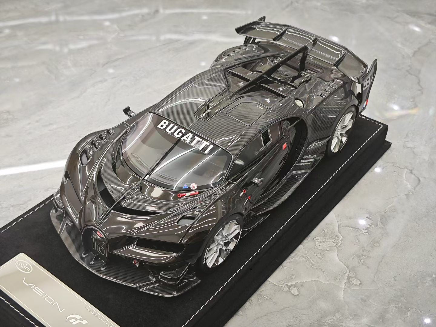 HH Model 1/18 Bugatti Vision G T