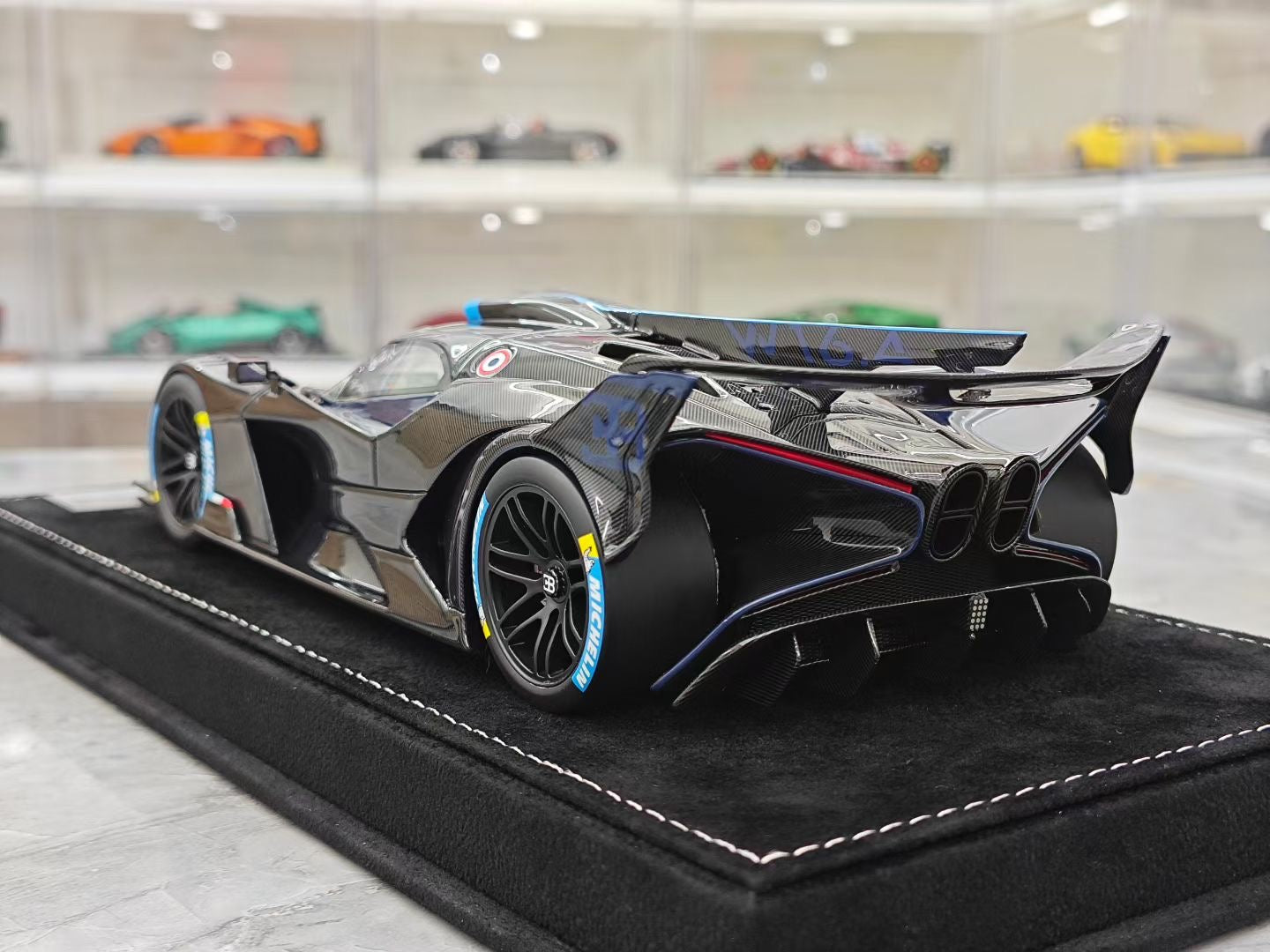 HH Model 1/18 Bugatti Bolide Fireball
