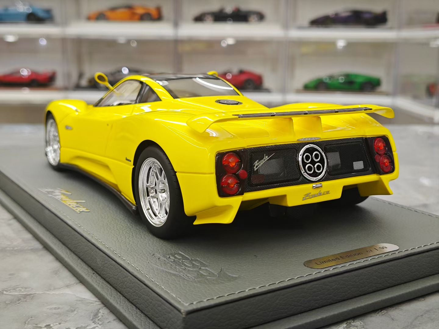 BBR 1/18 Pagani Zonda C12