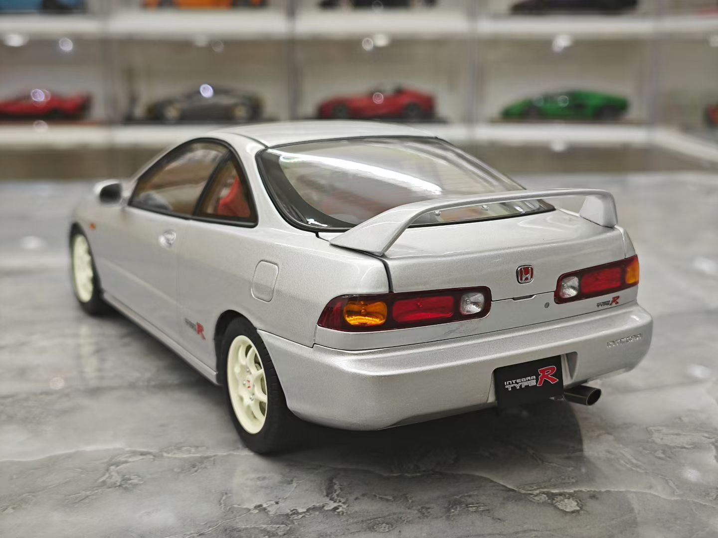 MH 1/18 Honda Civic Type R DC2