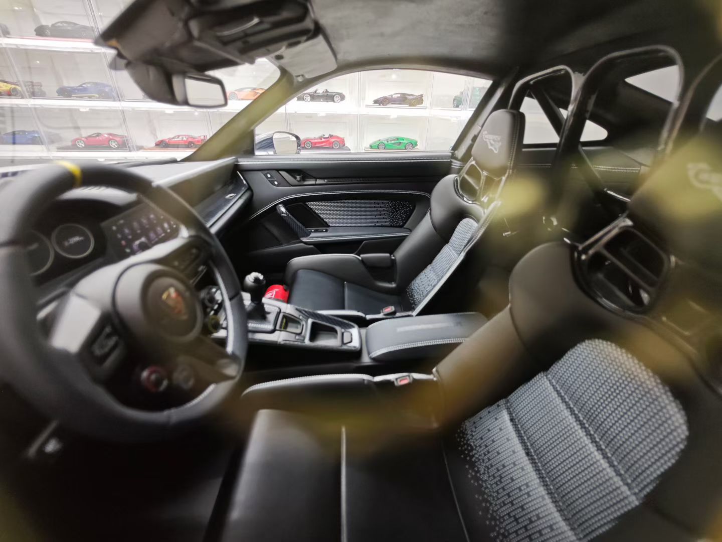 DM 1/8 Porsche 911 GT3RS Weissach Package Limited Edition Car Model