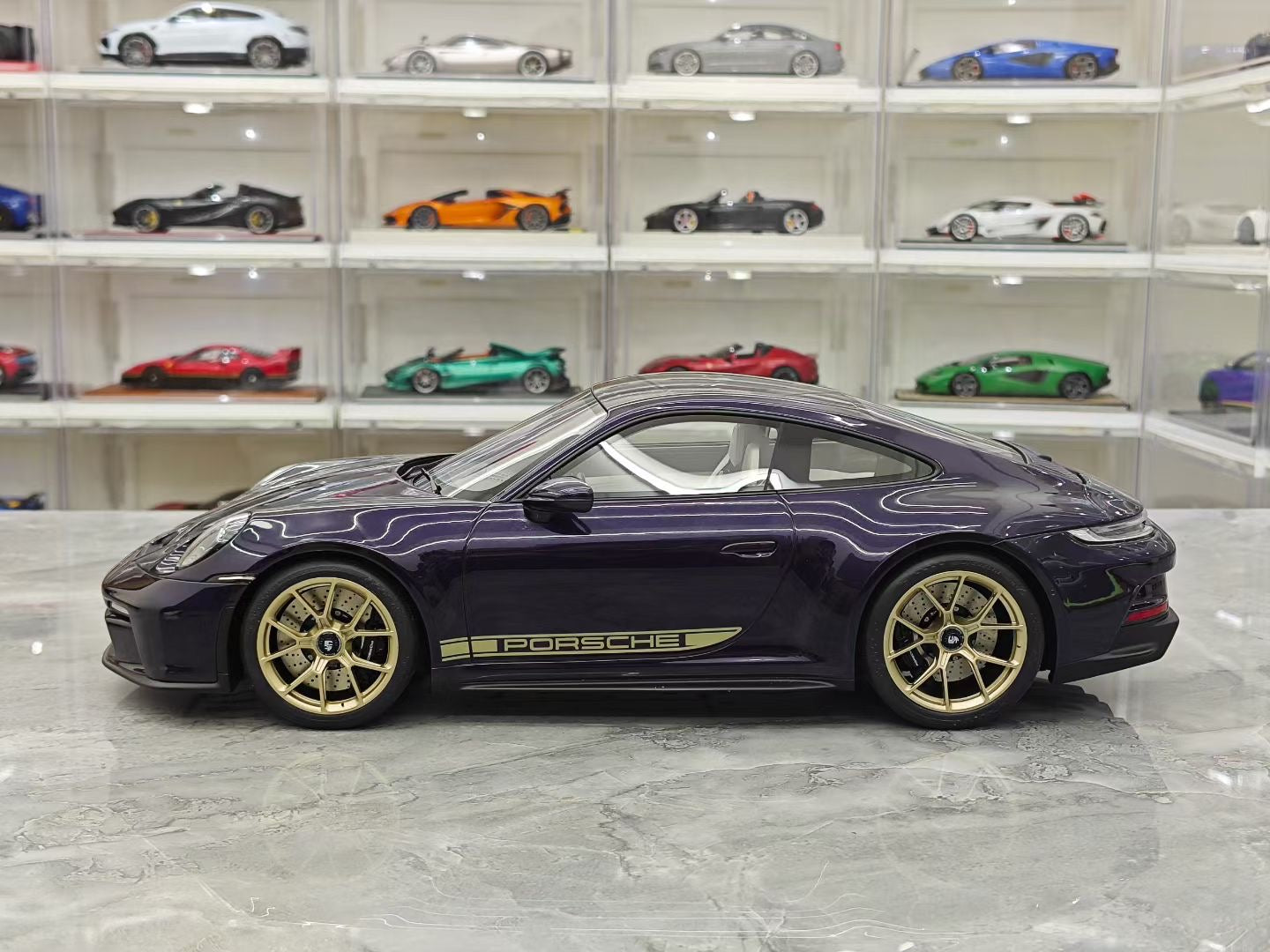 GT Spirit 1/12 Porsche 911 992 GT3 Resin
