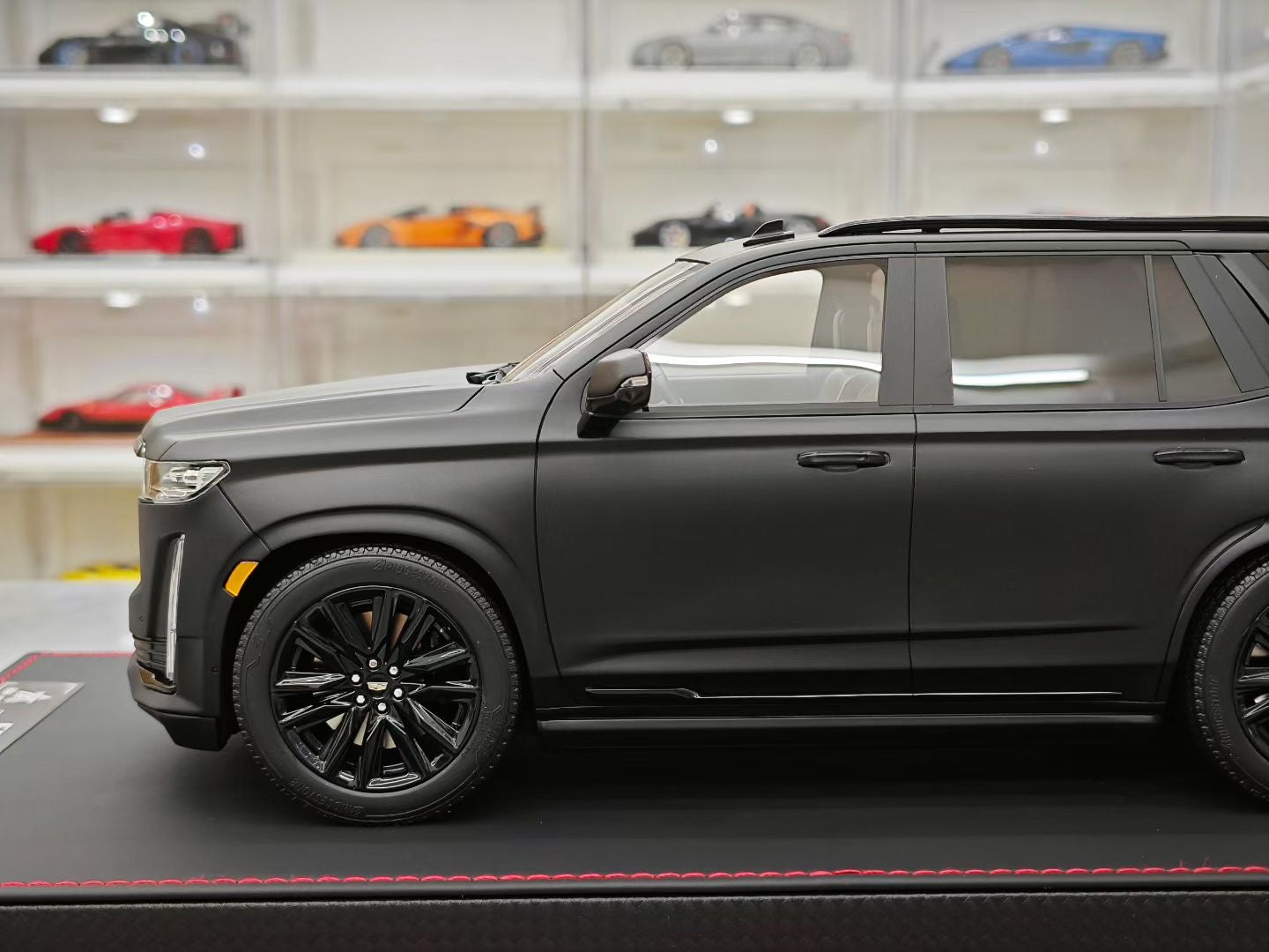 BBA model 1/18 Cadillac Escalade