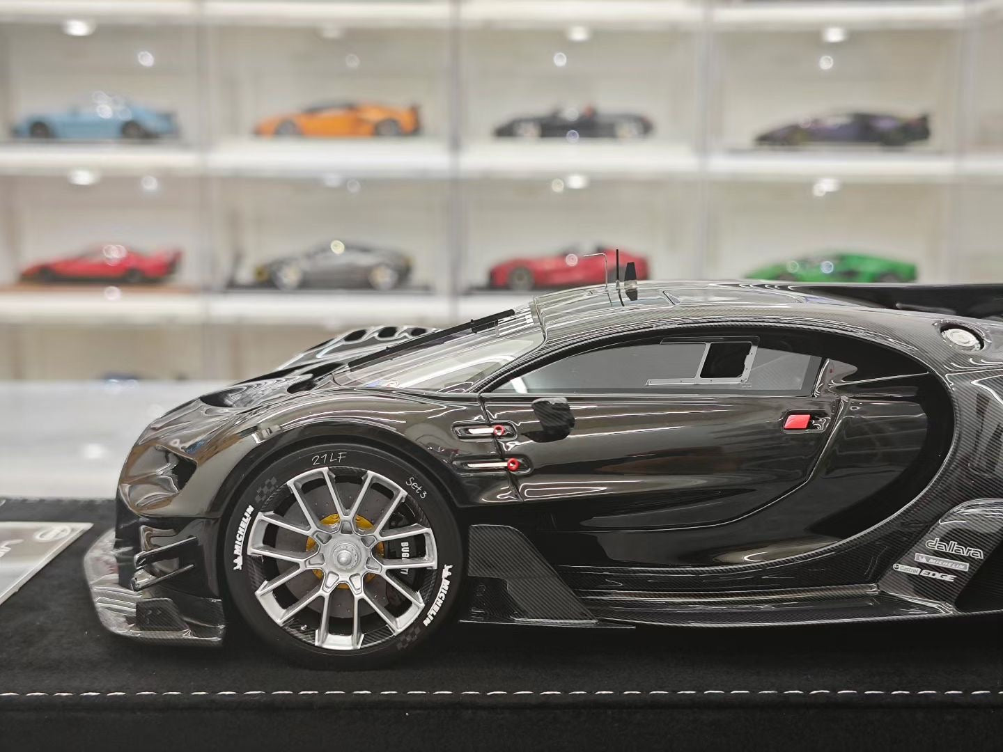 HH Model 1/18 Bugatti Vision G T