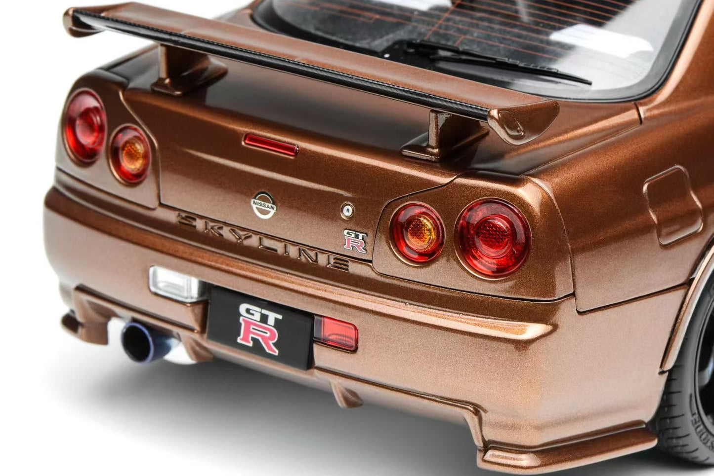 MOTORHELIX 1/18 Nissan Skyline GT-R (R34) CUSTOMIZED VERSION
