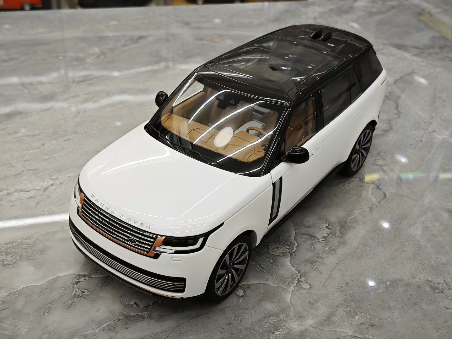 LCD 1/18 Land Rover Range Rover Grand Creation Long Wheelbase Edition
