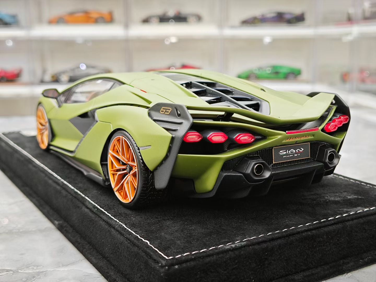 HH Model 1/18 Lamborghini Sian FKP 37