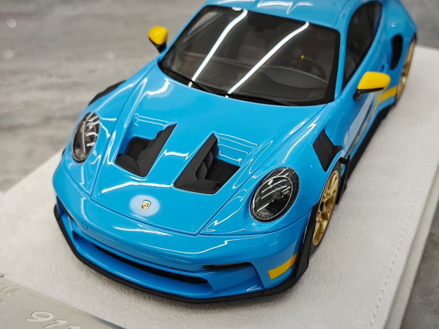 FUELME  1/18 Porsche 992 GT3 RS