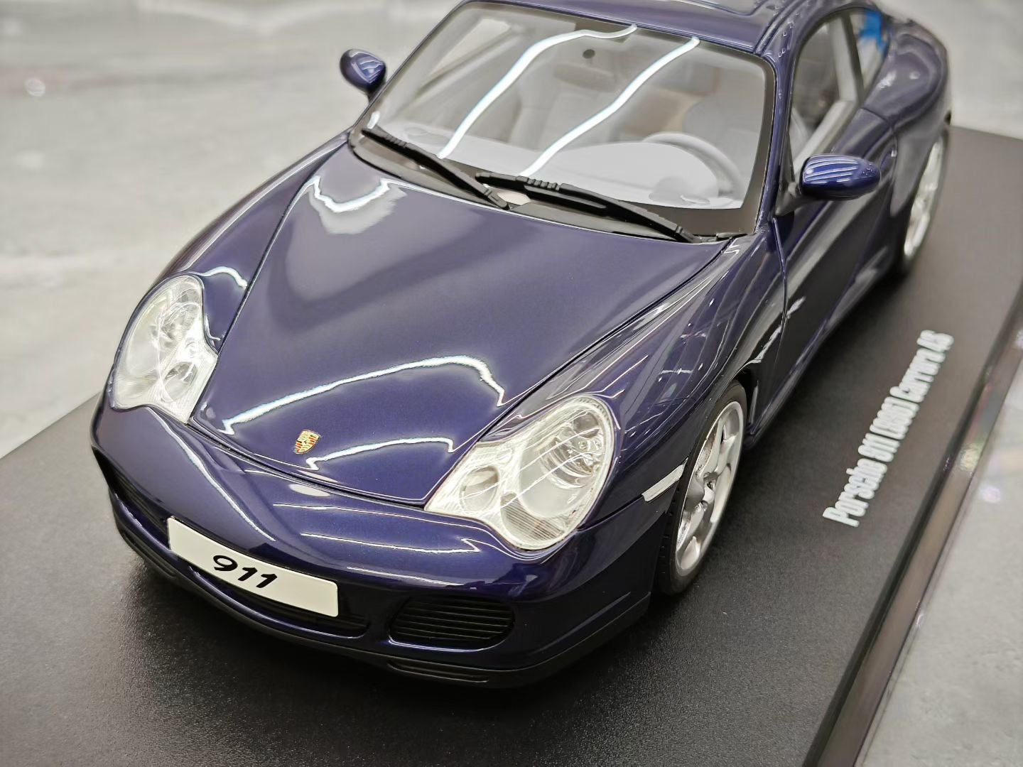 GT Spirit 1/18 Porsche 911 996.2 Carrera 4S