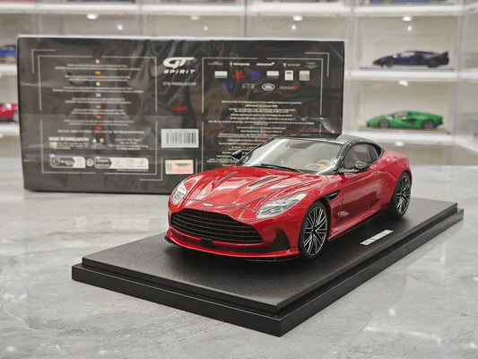 GT Spirit 1/18 Aston Martin DB12