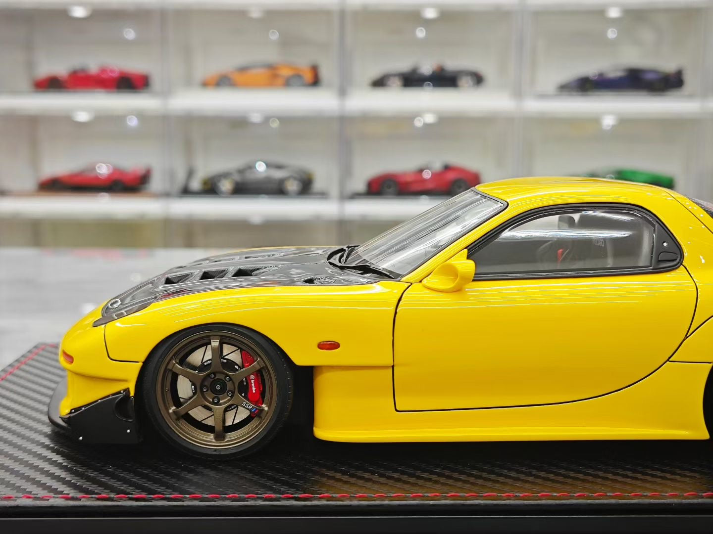 IG 1/18 Mazda RX-7 FD3S with lights on