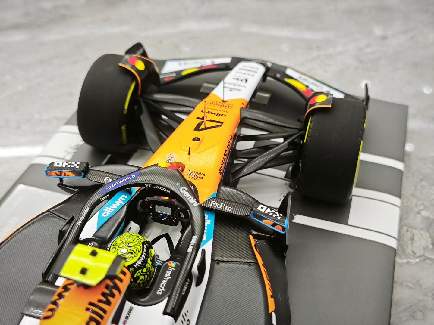 Minichamps 2025 Mexico GP Winner MCL39 Norris F1 1:18