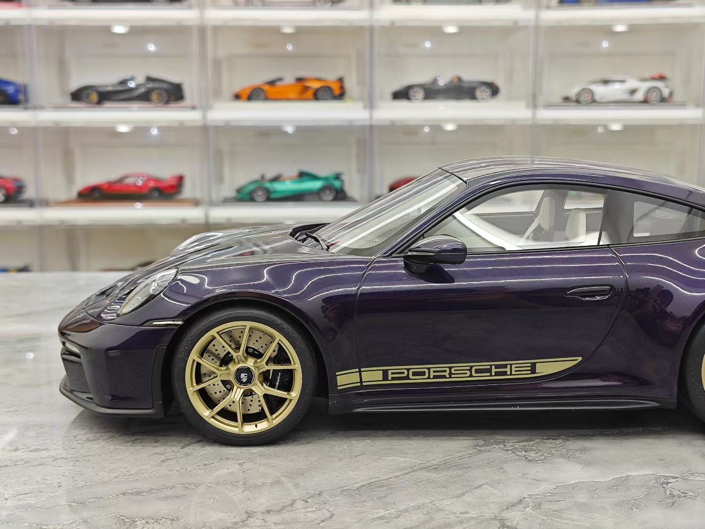 GT Spirit 1/12 Porsche 911 992 GT3 Resin