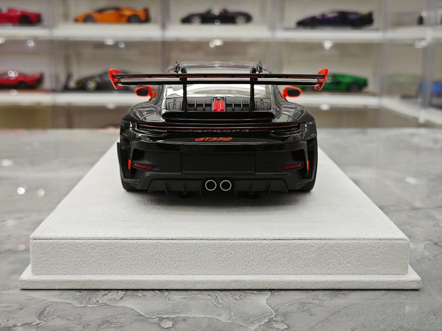 FUELME  1/18 Porsche 992 GT3 RS