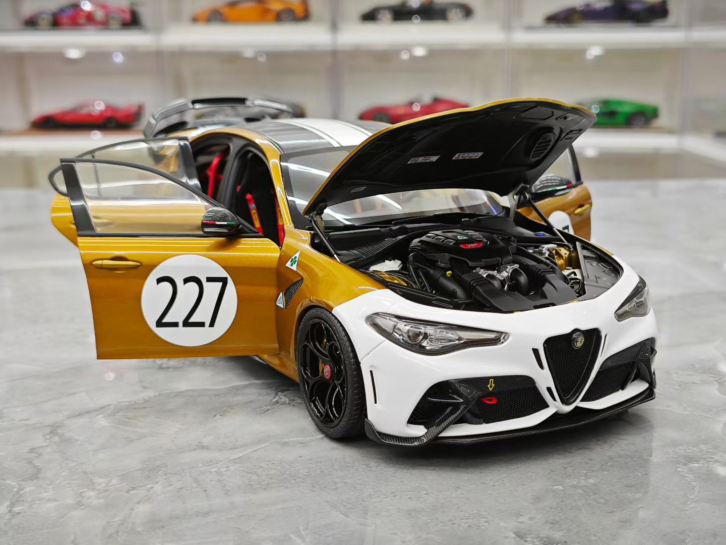 MH 1/18 Alfa Romeo Giulia GTAm