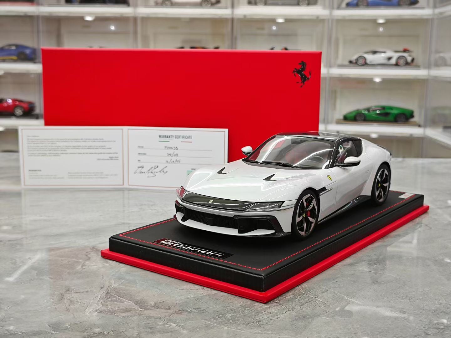 MR 1/18 Ferrari 12 Cilindri