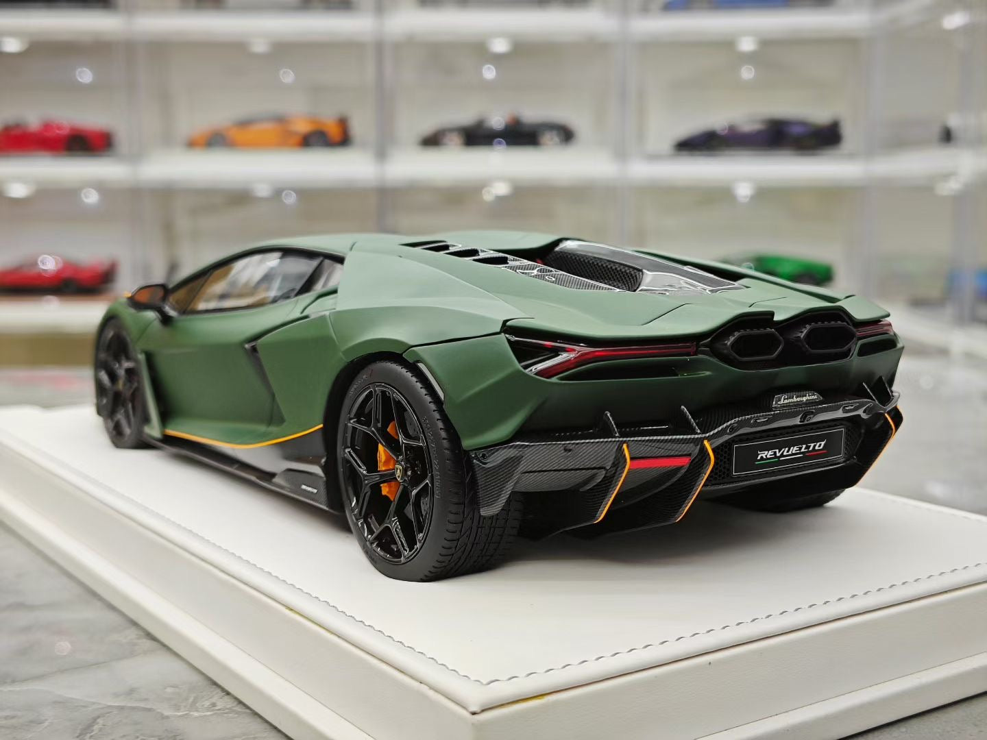 PFM 1/18 Lamborghini Revuelto