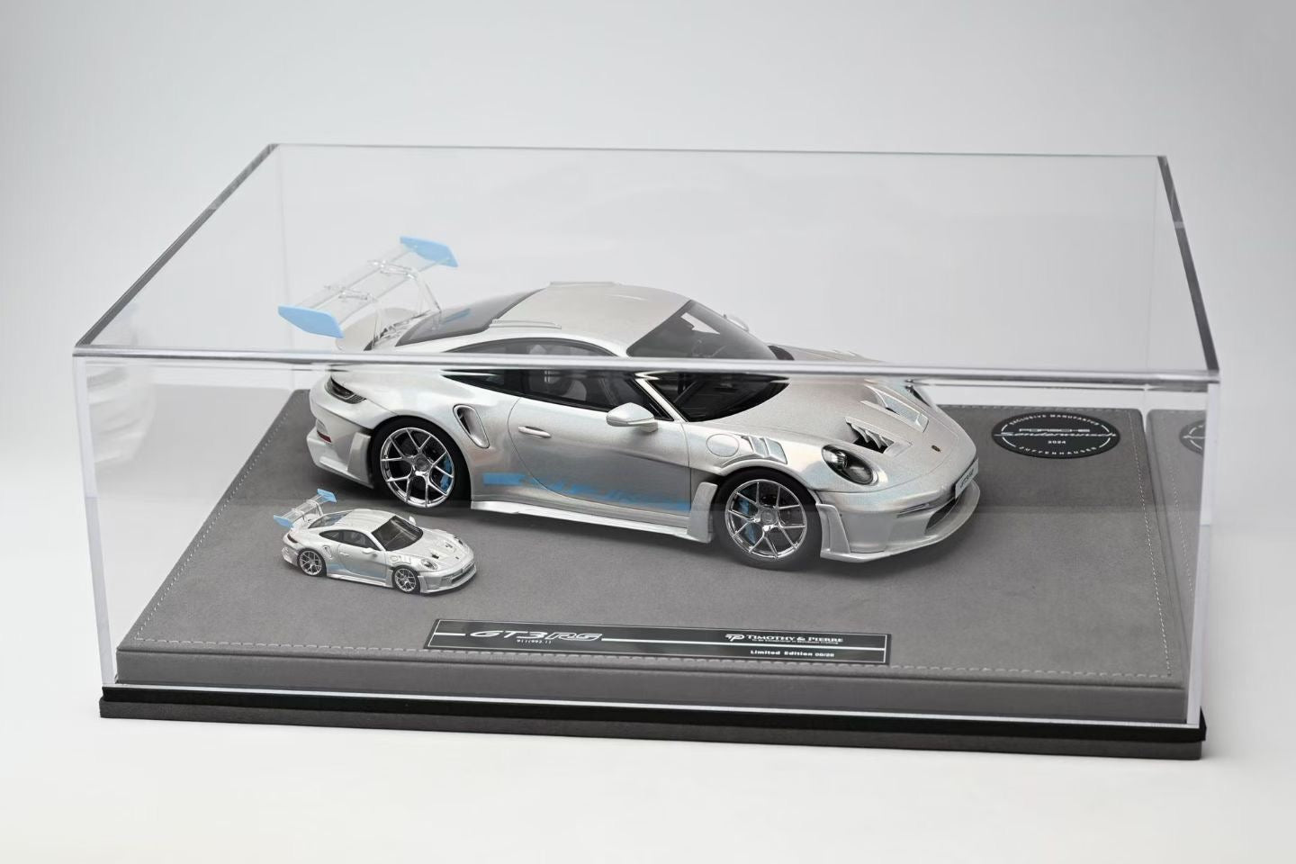 T & P's high-end resin Porsche 911 GT3 RS Sonderwunsch, now in stock in 1/18 and 1/64 scales.