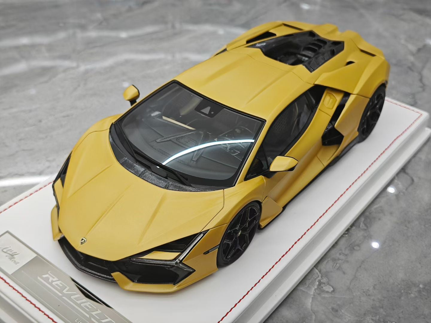 IVY 1/18 Lamborghini Revuelto