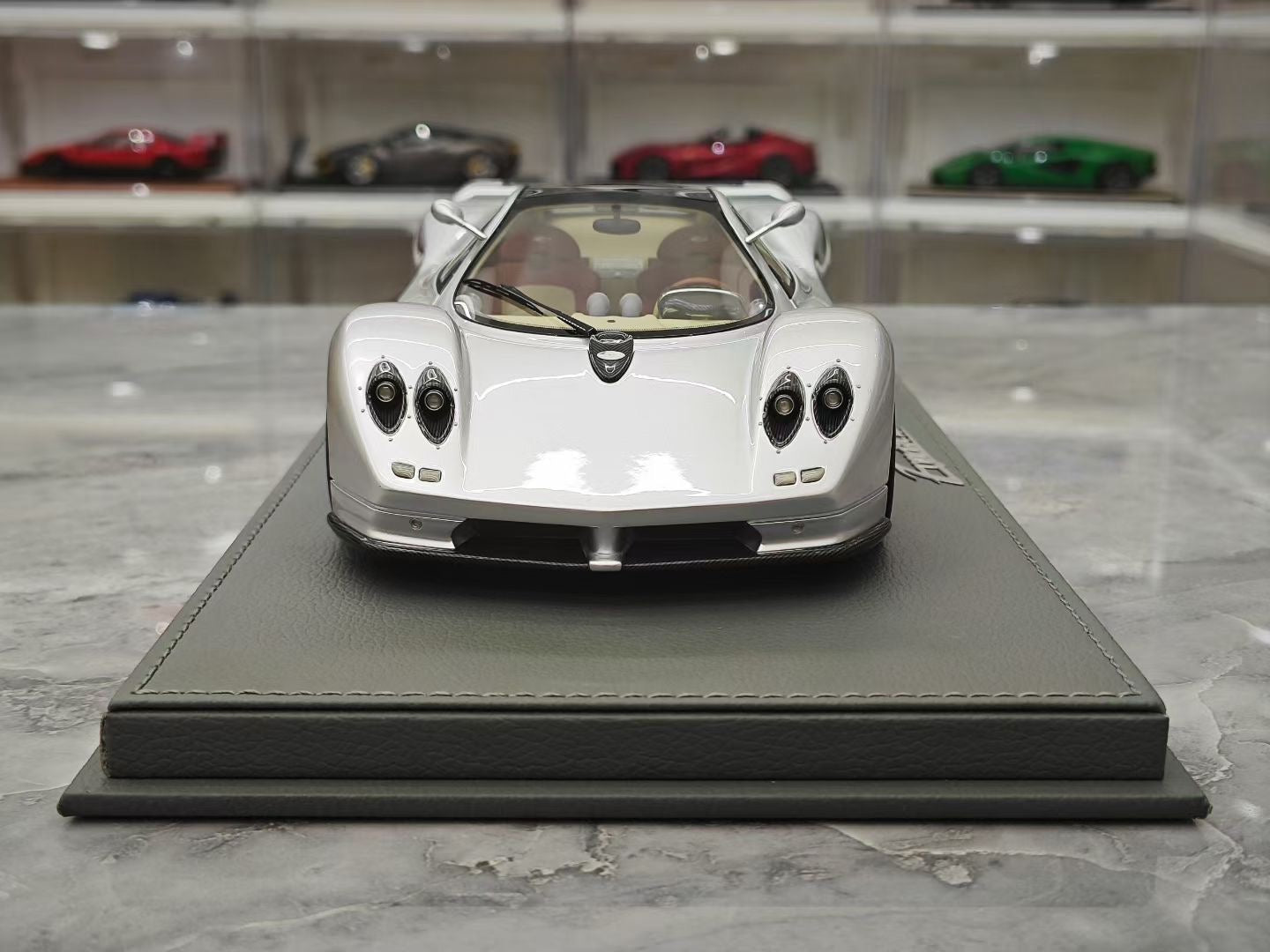 BBR 1/18 Pagani Zonda C12