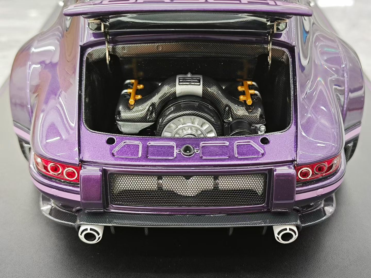 IVY 1/12 Porsche 911 Singer DLS