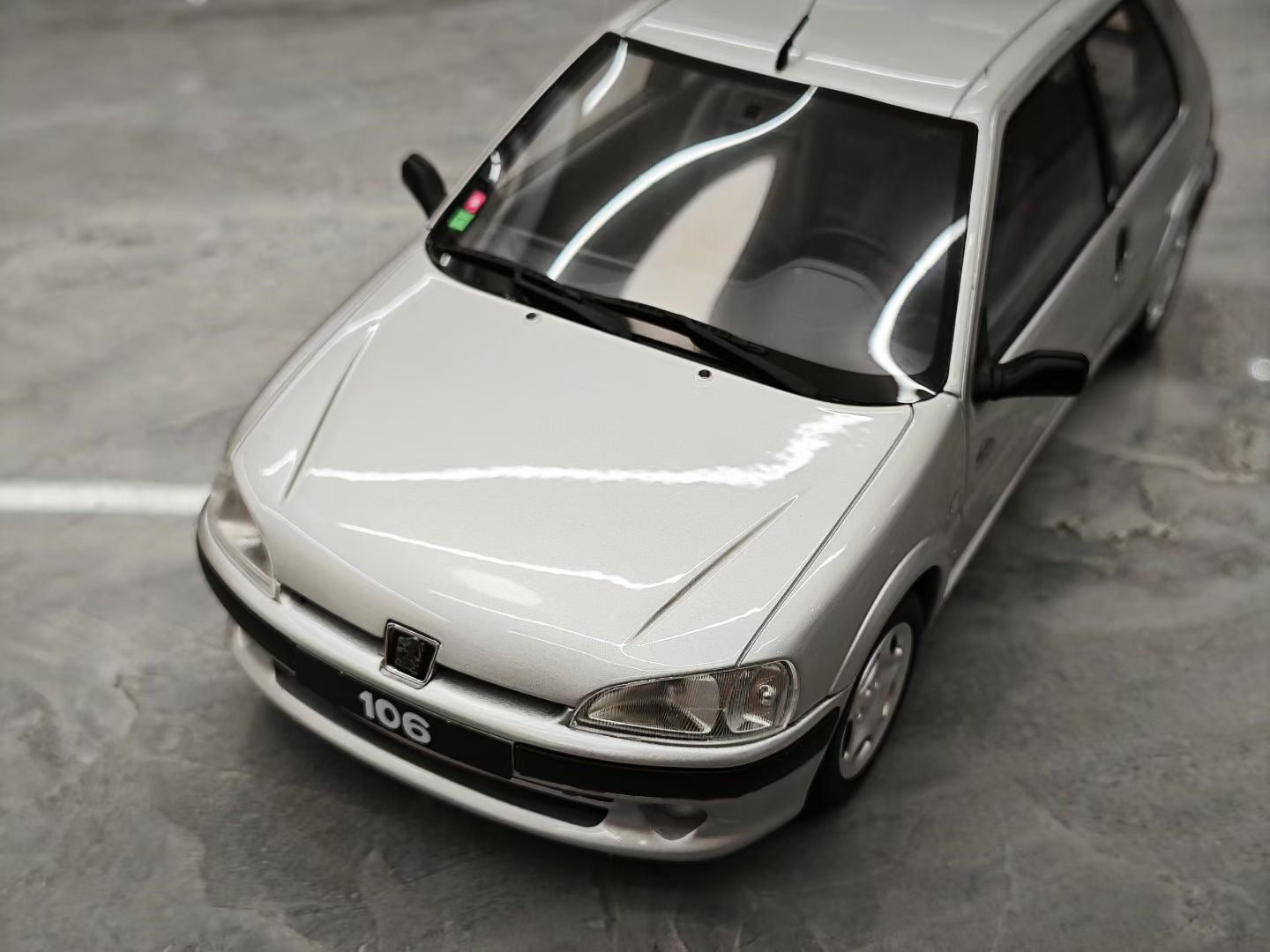 OTTO 1/18 Peugeot 106 Resin