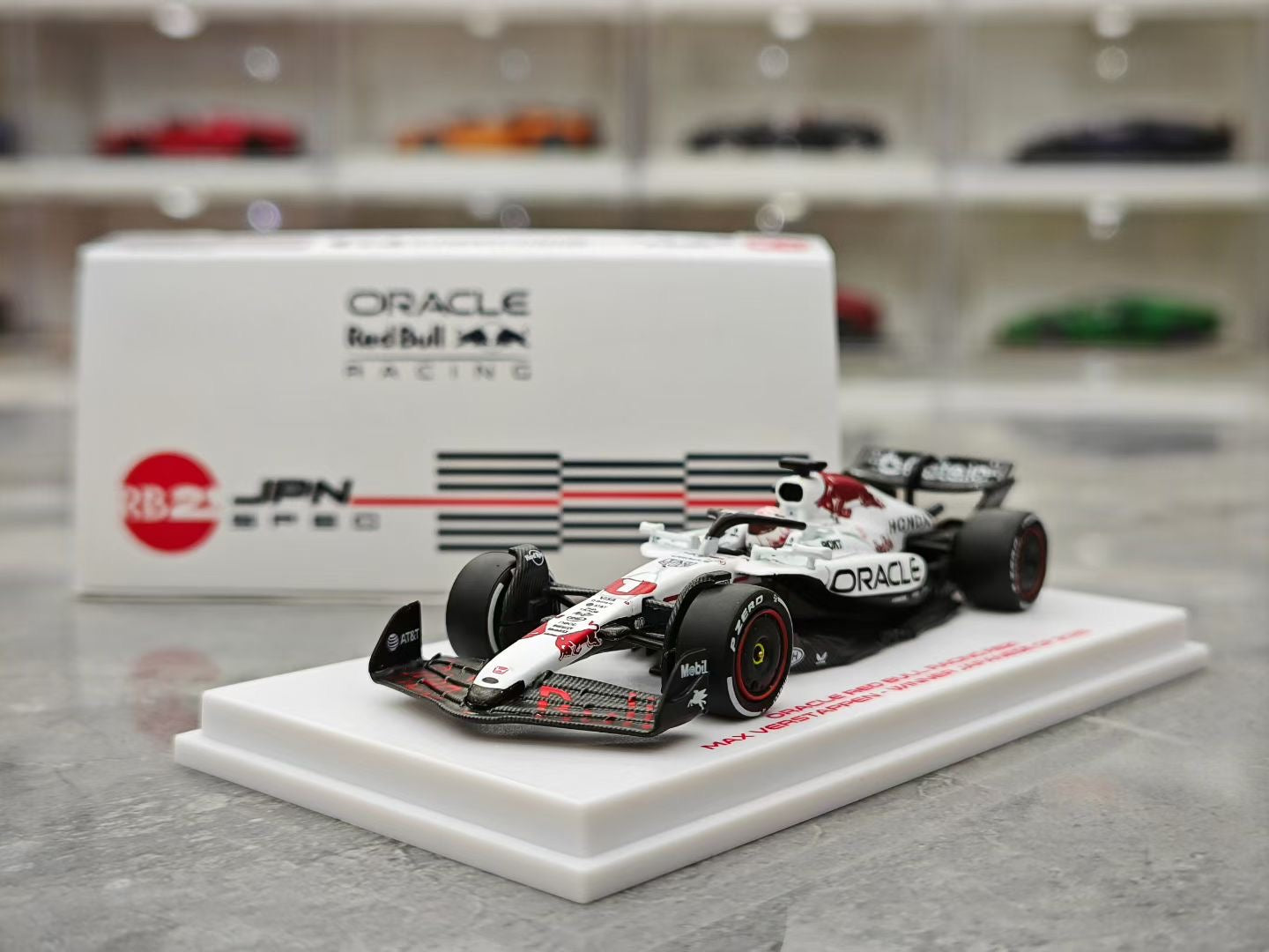 Minichamps 1/64 2025 Japanese Grand Prix Max Verstappen RB21 F1 Victory Model