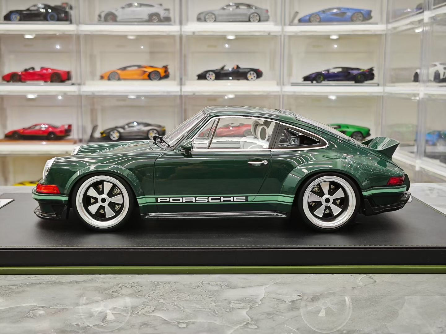 IVY 1/12 Porsche 911 Singer DLS