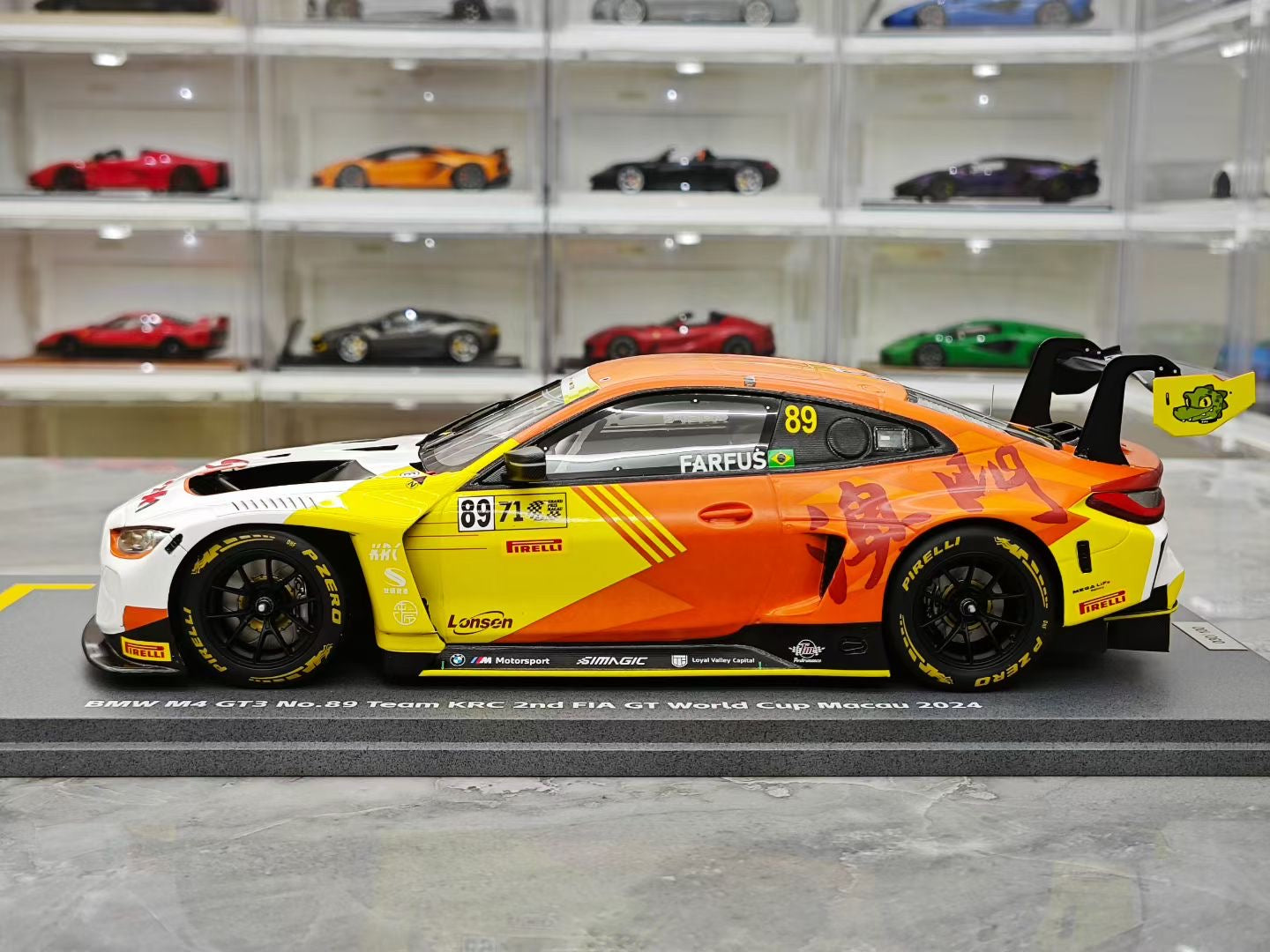 SPARK 1/18  2024 Macau GT Race BMW M4 GT3 Favrex Model