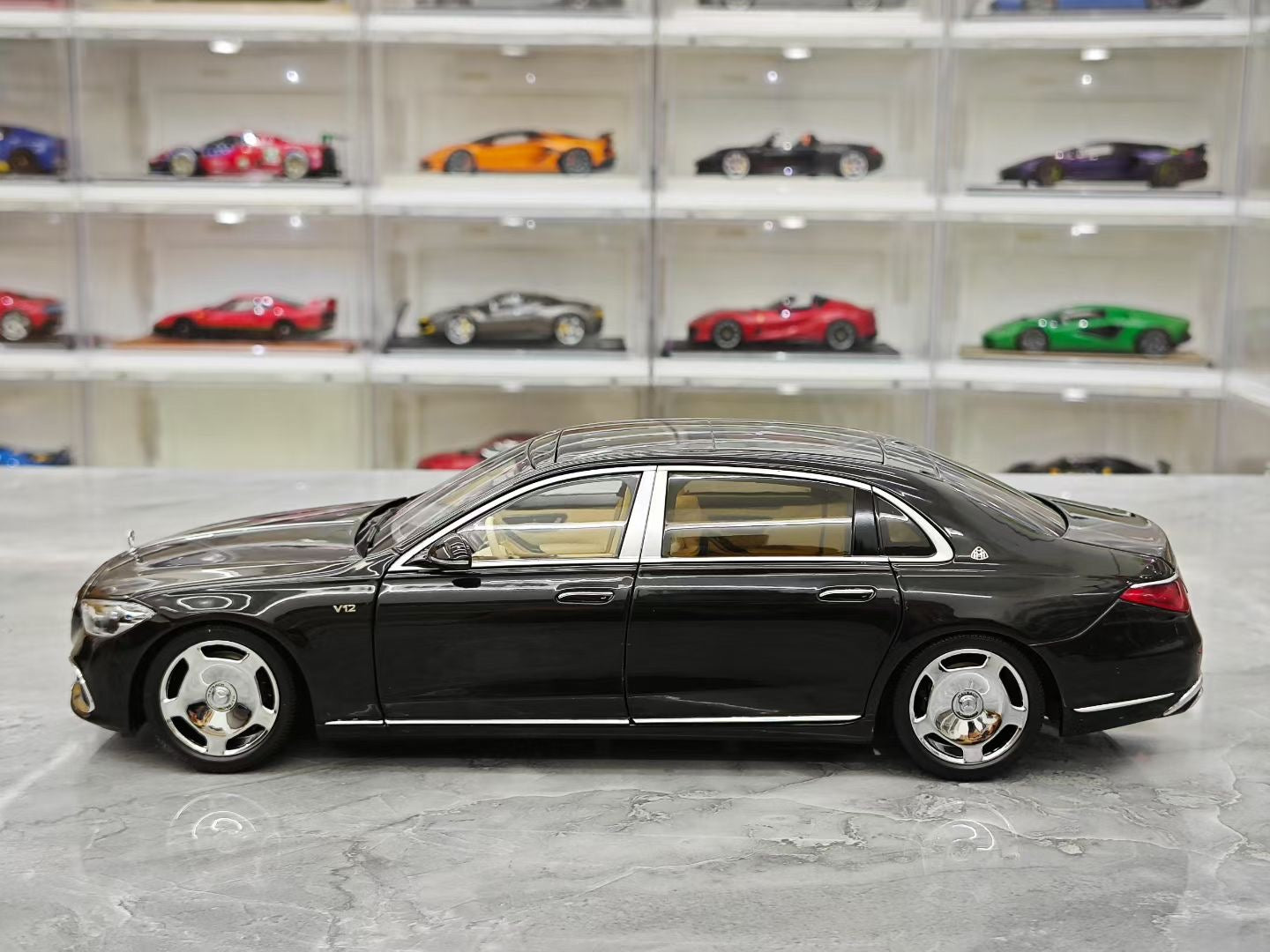 AR 1/18 Mercedes-Benz Maybach S-Class S680S