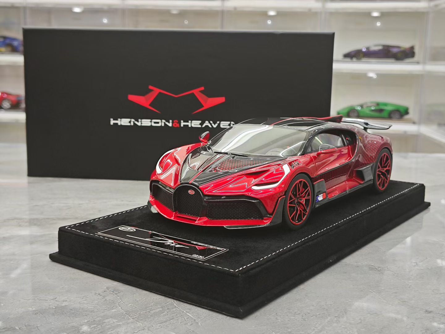 HH Model 1/18 Bugatti Divo Supercar