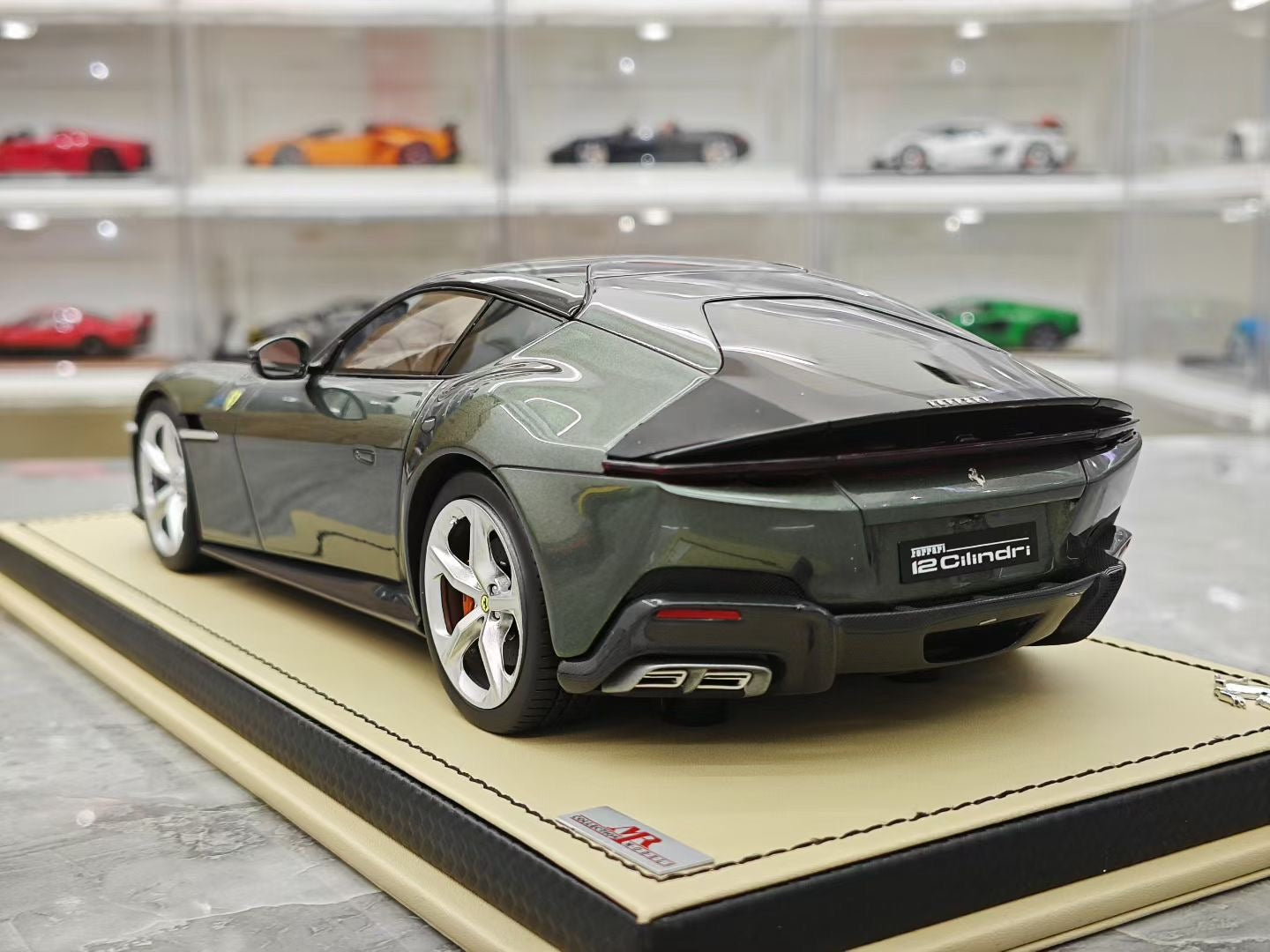 MR 1/18 Ferrari 12 Cilindri Special Edition