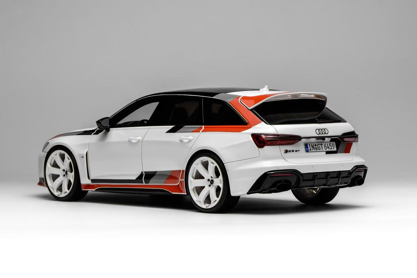 Motorolax 18 scale resin model kits are now available for pre-order! Audi RS 6 Avant GT Acona White/Black/Orange Decals