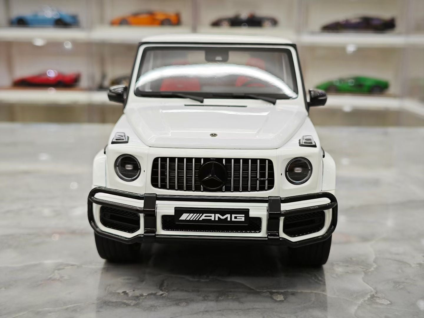 AR 1/18 Mercedes-AMG G63 Grand Edition