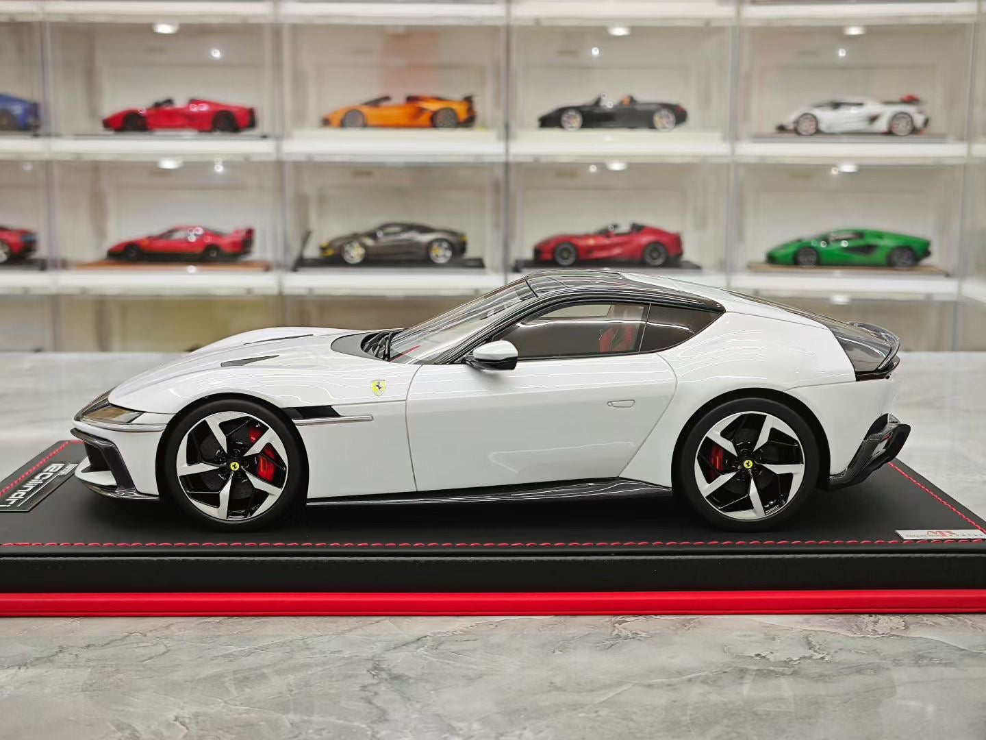 MR 1/18 Ferrari 12 Cilindri