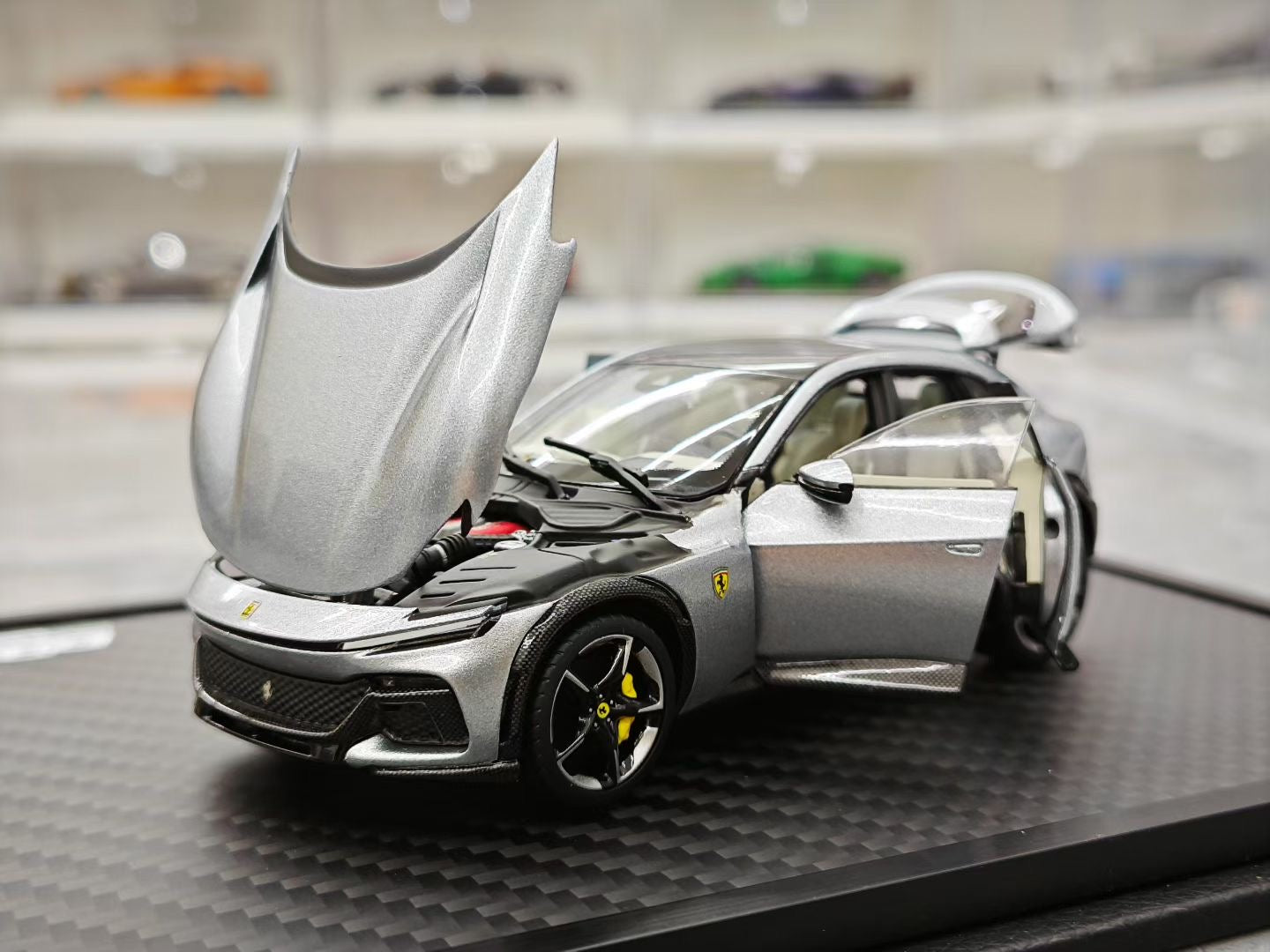 BBR 1/43 Ferrari Purosangue with panoramic sunroof