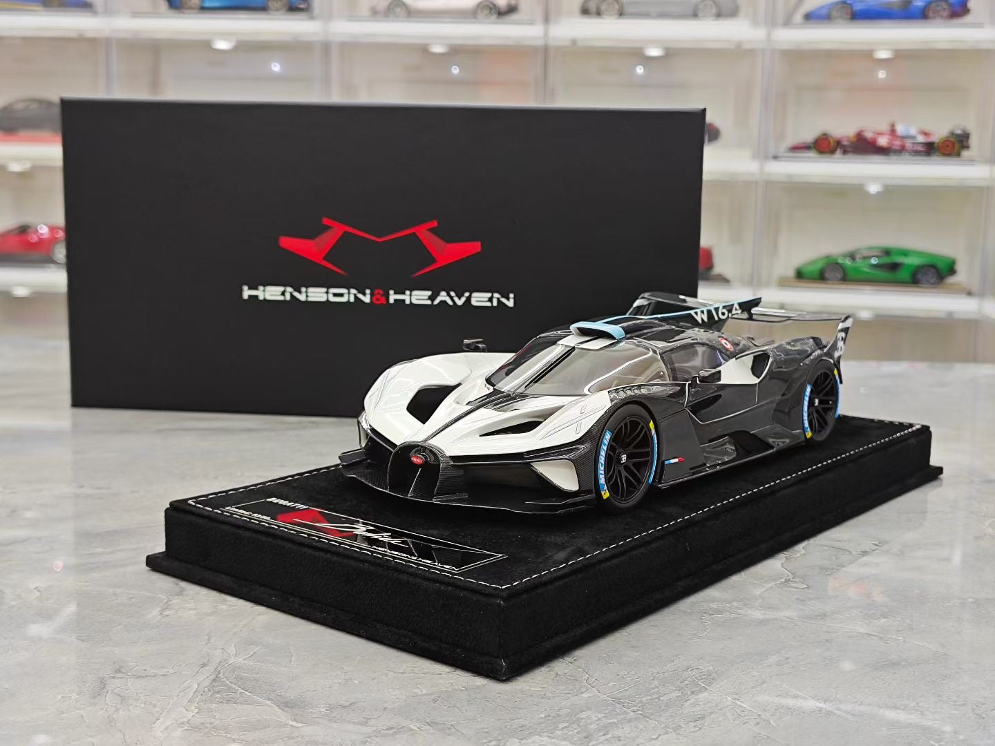HH Model 1/18 Bugatti Bolide Fireball
