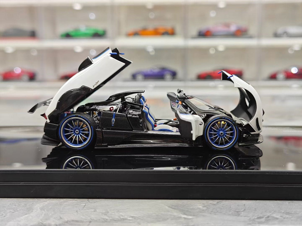 LCD Pagani Zonda HP Barchetta – 1:43 scale die-cast model with fully opening parts