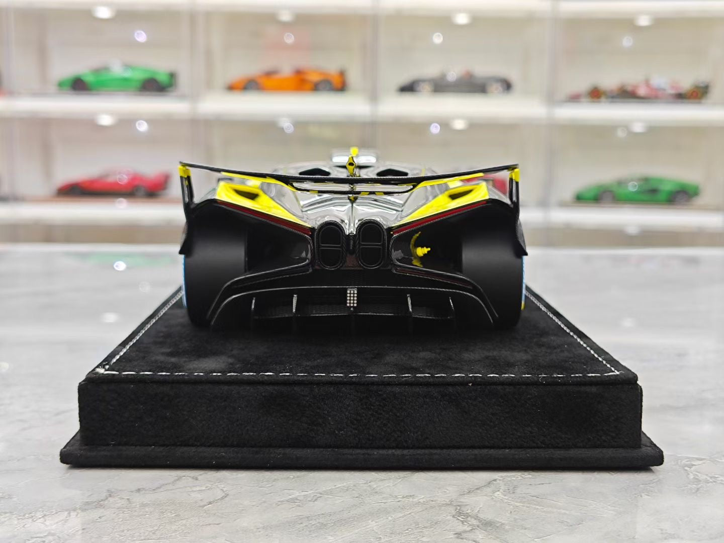 HH Model 1/18 Bugatti Bolide Fireball