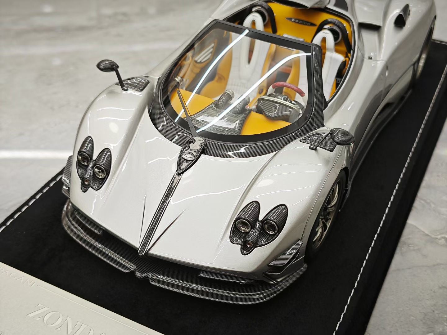 HH Model 1/18 Pagani Zonda Roadster 760