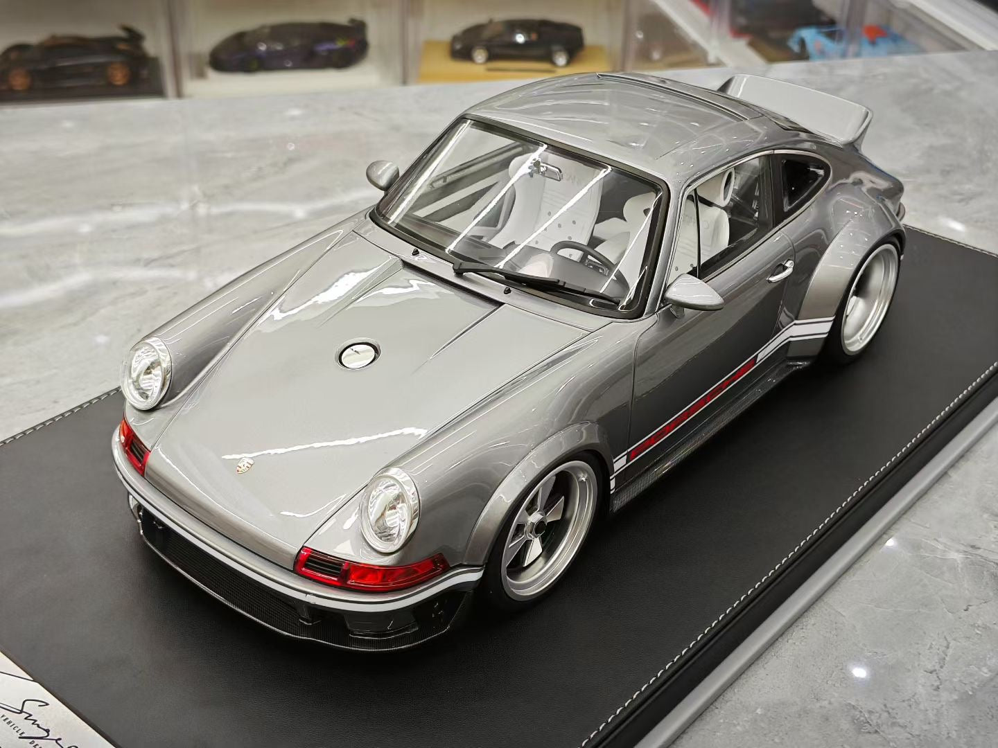 IVY 1/12 Porsche 911 Singer DLS