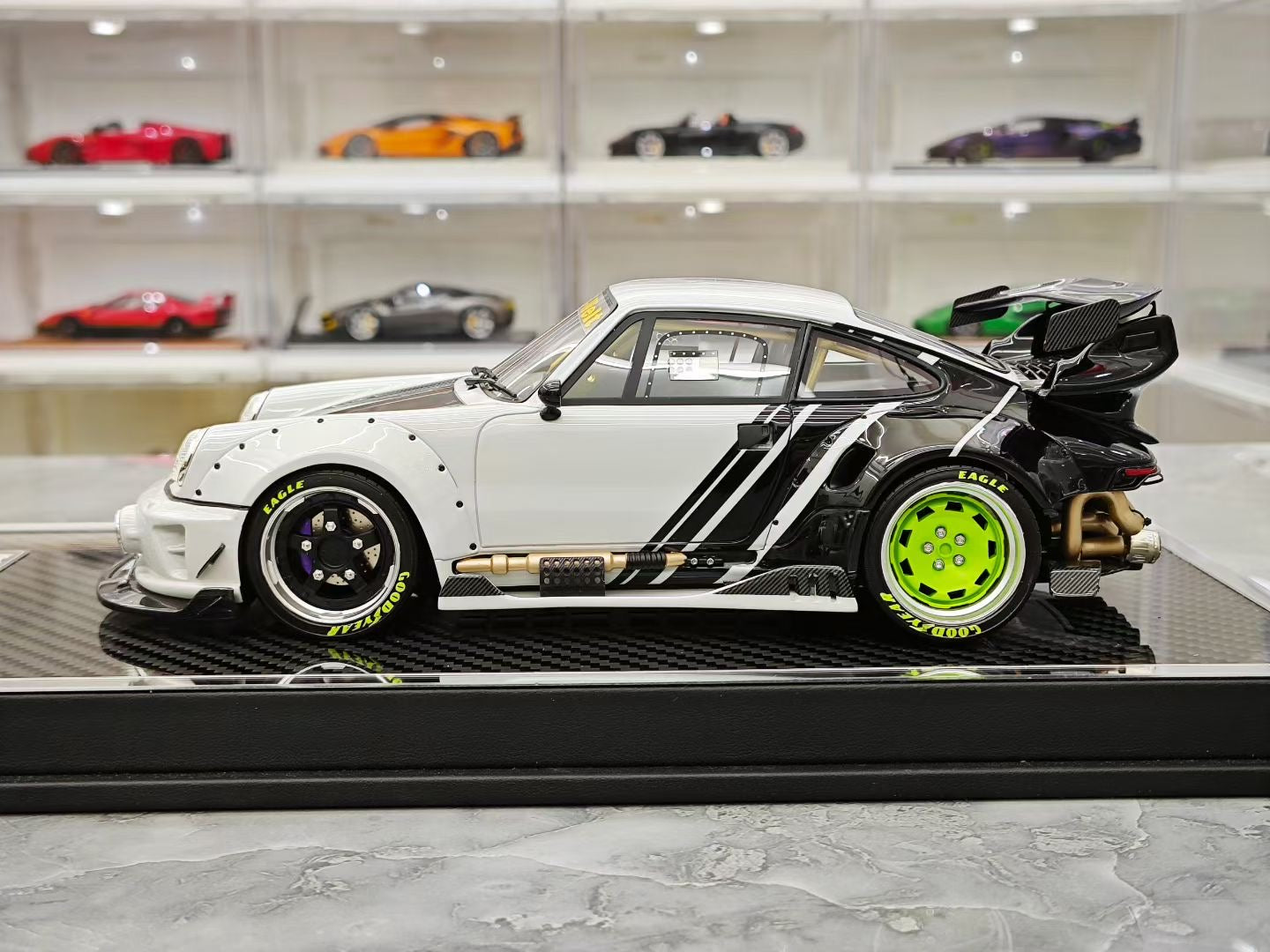 MCM 1/18 heavily modified Porsche 964 RWB widebody