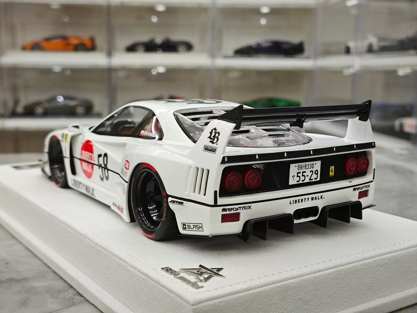 BBA Model 1/18 F40 LB widebody modification