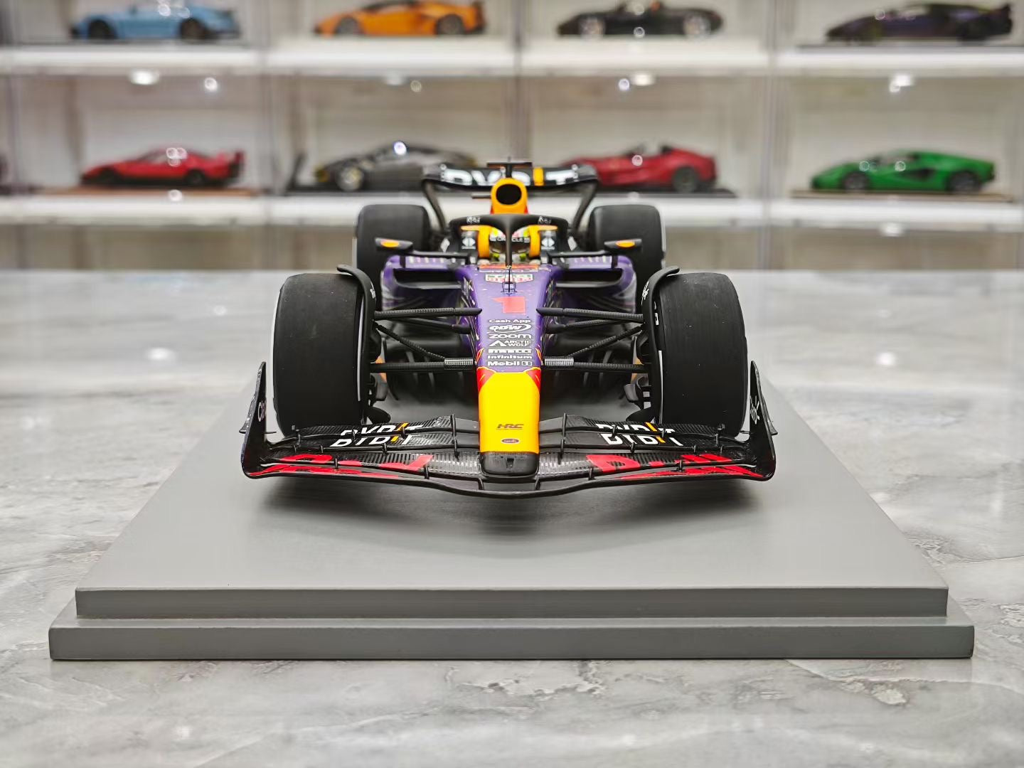 Spark 1/18 2023 Las Vegas RB19 Victory Verstappen F1