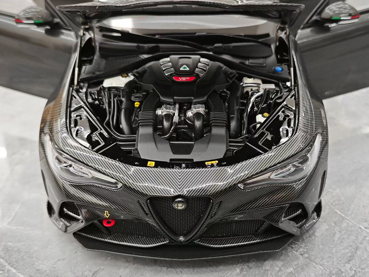 MOTOR HELIX 1/18 Alfa Romeo Giulia GTAm